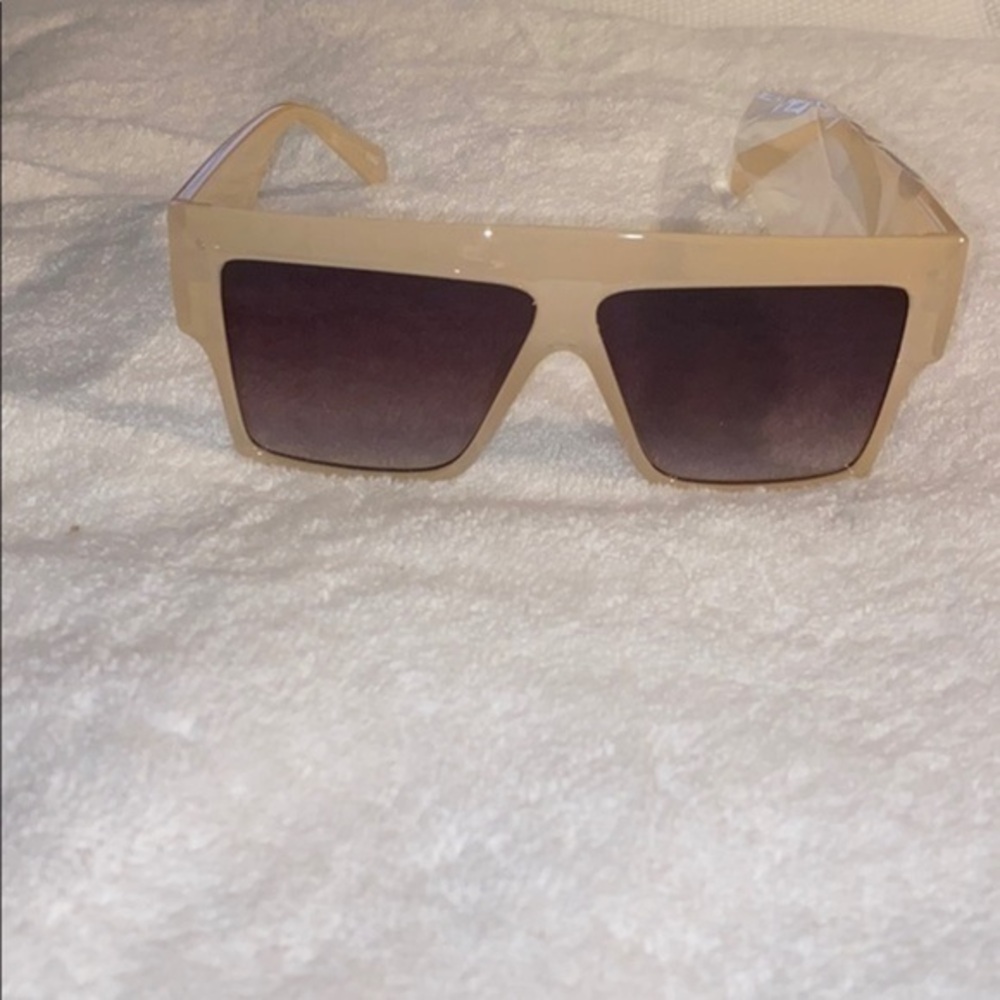 🔥 🔥 90’s Style New Fashionable Sunglasses 🔥 🔥​